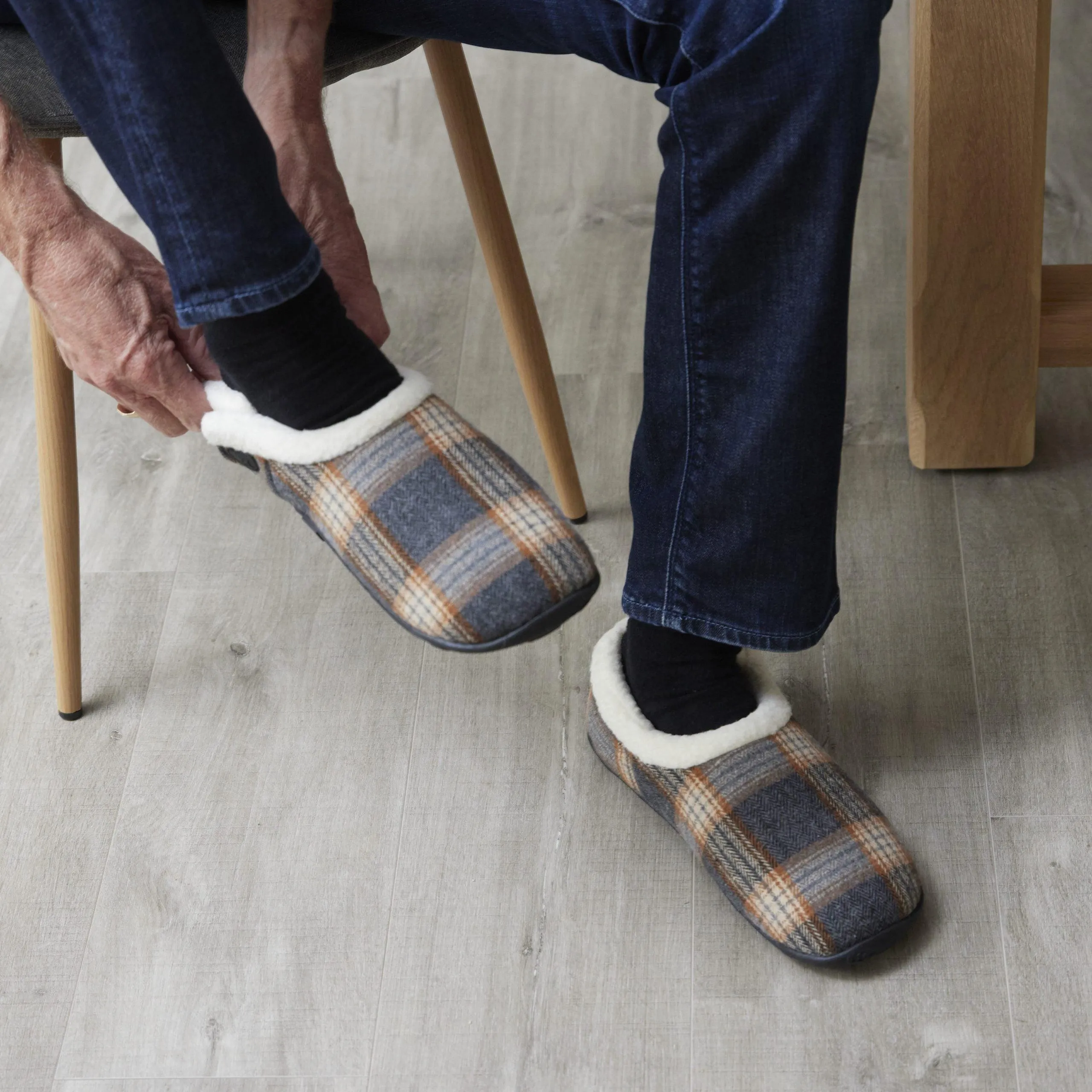 Bruce - Grey Rust Check Men's Slippers