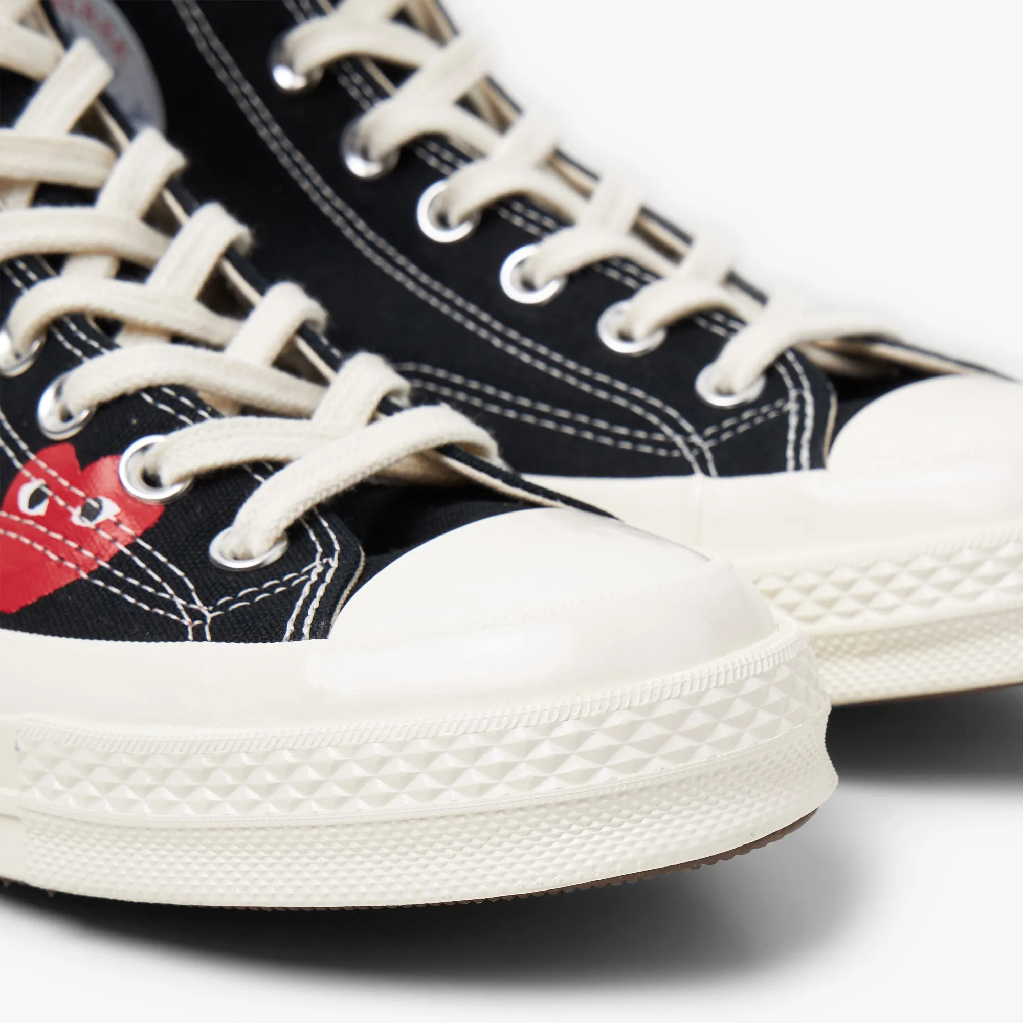 Converse x COMME des GAR�ONS PLAY Chuck Taylor Hi Multi Heart Black